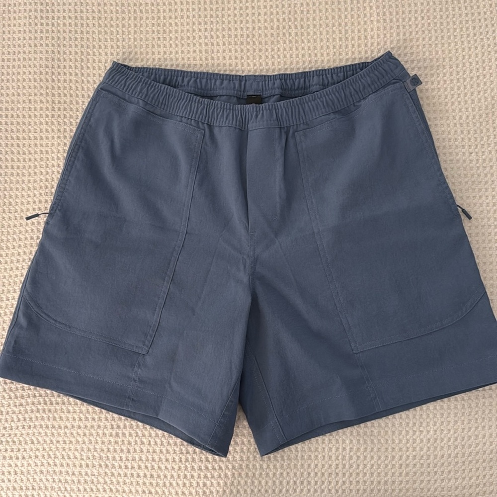 Men’s Lululemon Medium Short